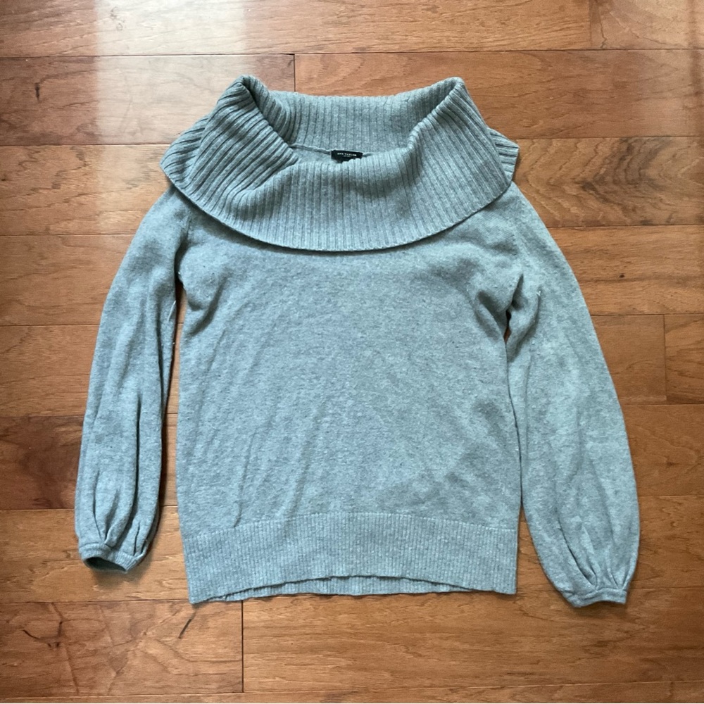 Ann Taylor Light Grey Merino Wool, Cashmere Blend Cowl Neck Sweater Size Small